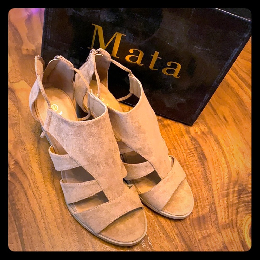 Mata taupe suede wedge sandal